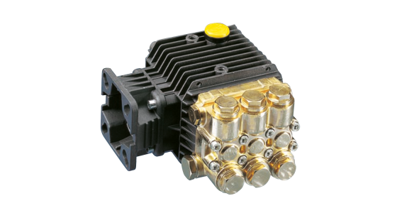 Interpump WW960CVH Plunjerpomp met holle as 1" flens voor benzinemotor SAE J 609 B en drukregelaar, gezien van voren